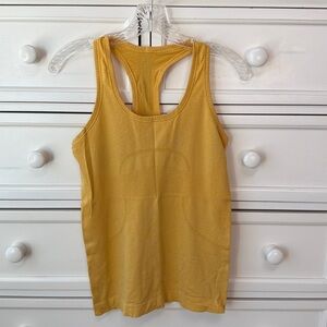 Beautiful yellow gold, Lululemon tank top